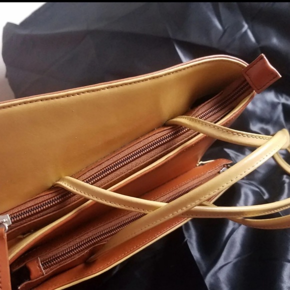 Cleo & Patek Zig Zag Bi Contrast Leather Bag - Picture 5 of 8